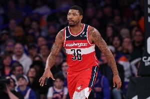 2年1100万合同！湖人官方：球队正式签下后卫马库斯-斯玛特