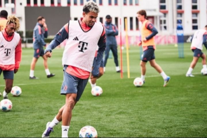 周末首秀！拜仁跟队：拜仁计划让迪亚斯周末对阵里昂的比赛中首秀