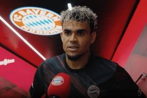 迪亚斯：很高兴上演拜仁首秀，这几天我很开心但还需时间融入球队