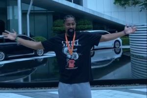 在线等挺急的！丁威迪正式入职总部 第一天上班要做什么呢