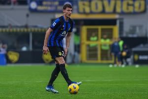 记者：在同意阿坎吉交易后，国米愿意将帕瓦尔外租马赛